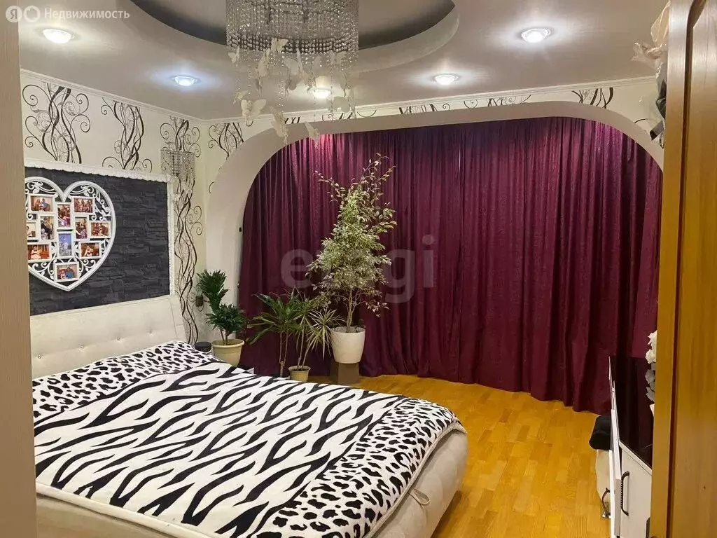 3-комнатная квартира: Южно-Сахалинск, Комсомольская улица, 271Ак4 (108 ... - Фото 1