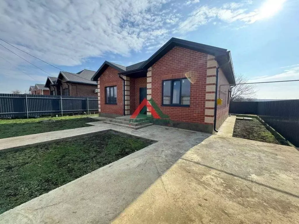 Дом в Краснодарский край, Динской район, с. Красносельское ул. Гоголя ... - Фото 1