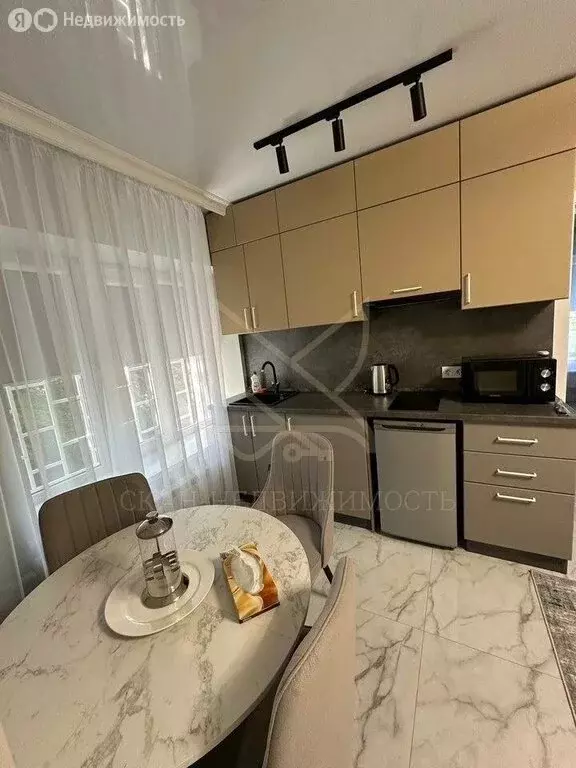 3-комнатная квартира: Пятигорск, улица Юлиуса Фучика, 4к2 (90 м) - Фото 1