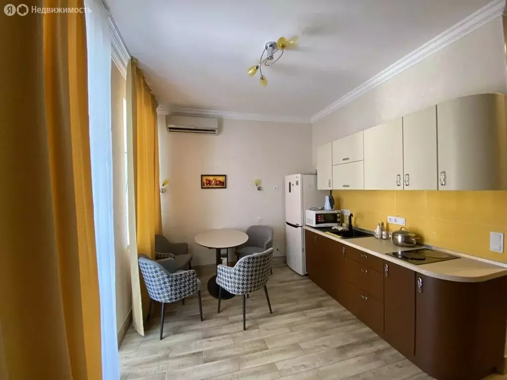 2-комнатная квартира: Алупка, улица Ленина, 9Л (54 м) - Фото 2