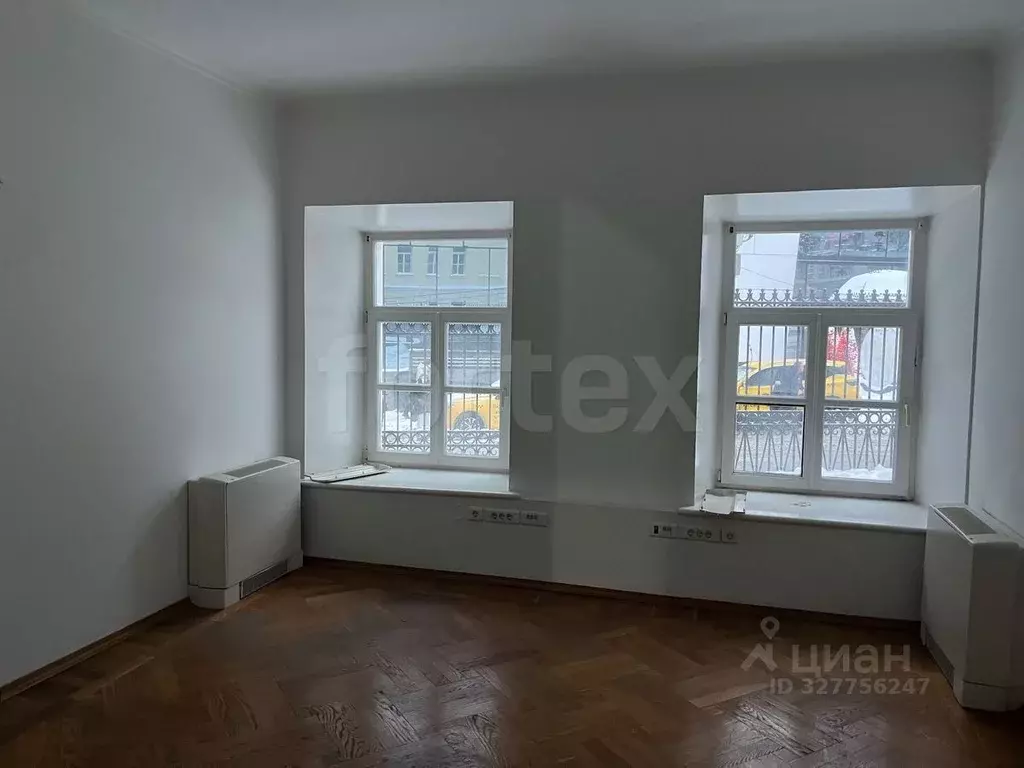 Офис в Москва ул. Земляной Вал, 35С1 (960 м) - Фото 1