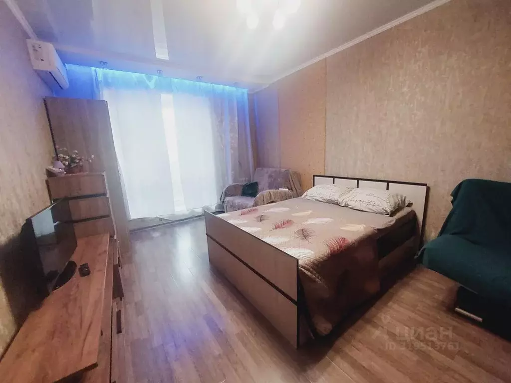 1-к кв. Омская область, Омск просп. Комарова, 16 (38.0 м) - Фото 1