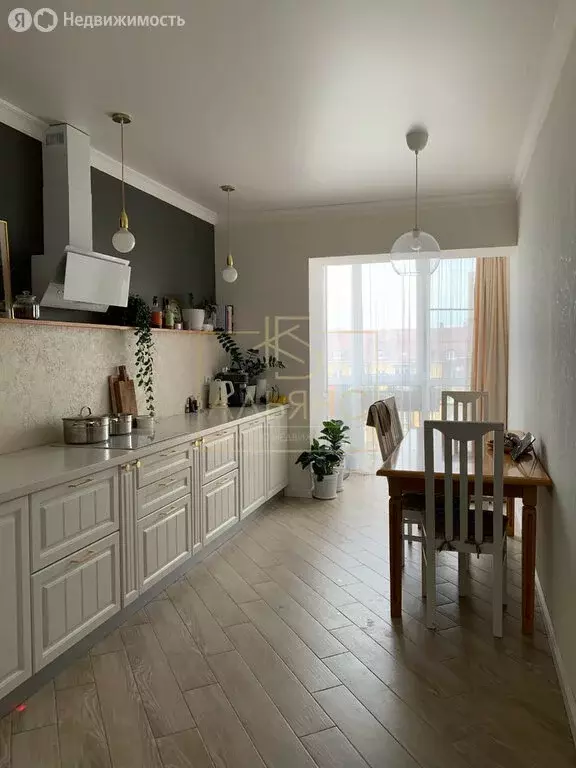 3-комнатная квартира: Владикавказ, улица Шамиля Джикаева, 6 (88.8 м) - Фото 1