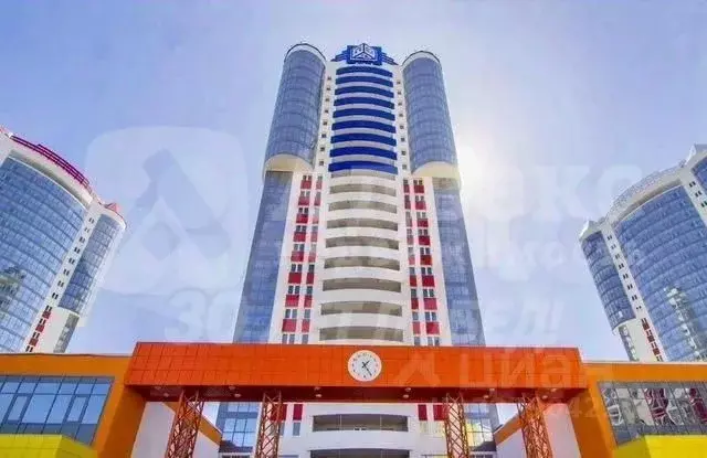 3-к кв. Тюменская область, Тюмень ул. Федюнинского, 64 (126.0 м) - Фото 1