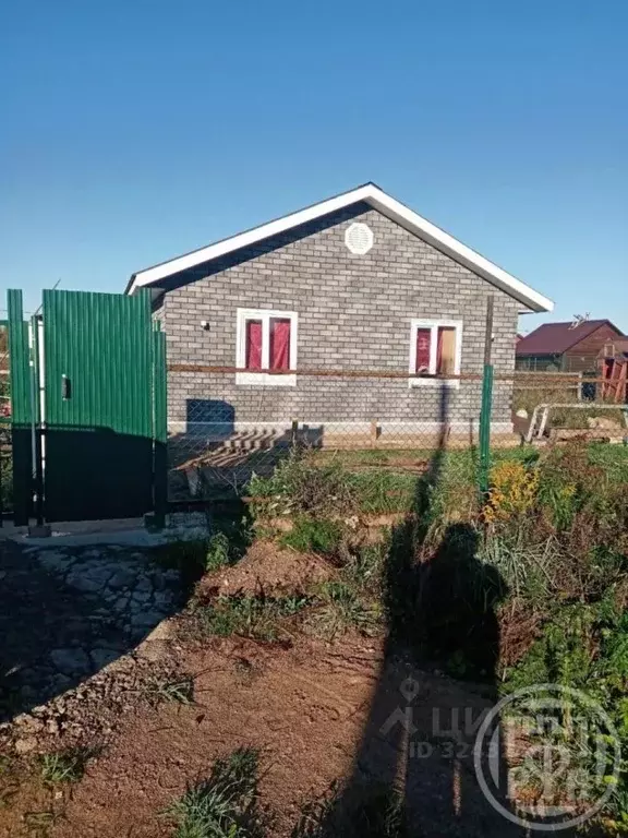 Дом в Ленинградская область, Лужский район, Заклинское с/пос, д. Нелаи ... - Фото 1