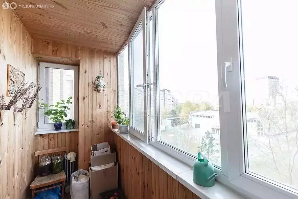 3-комнатная квартира: Тюмень, улица Домостроителей, 36 (98 м) - Фото 1