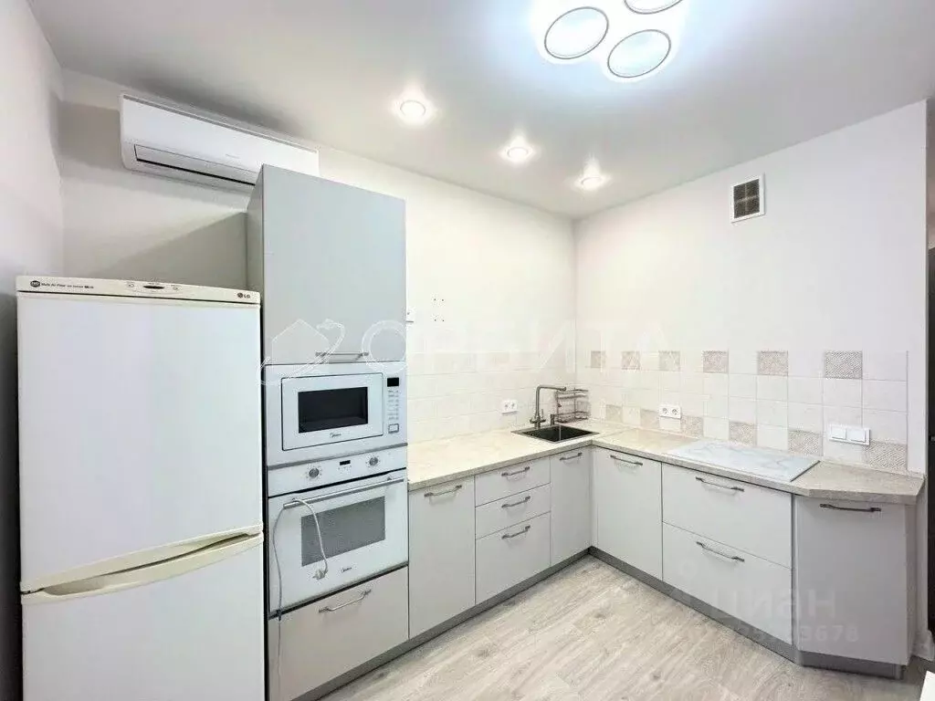 1-к кв. Тюменская область, Тюмень ул. Ветеранов Труда, 9А (34.9 м) - Фото 2