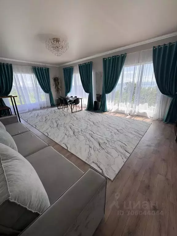 Дом в Камчатский край, Петропавловск-Камчатский ул. Невельского, 6 ... - Фото 1