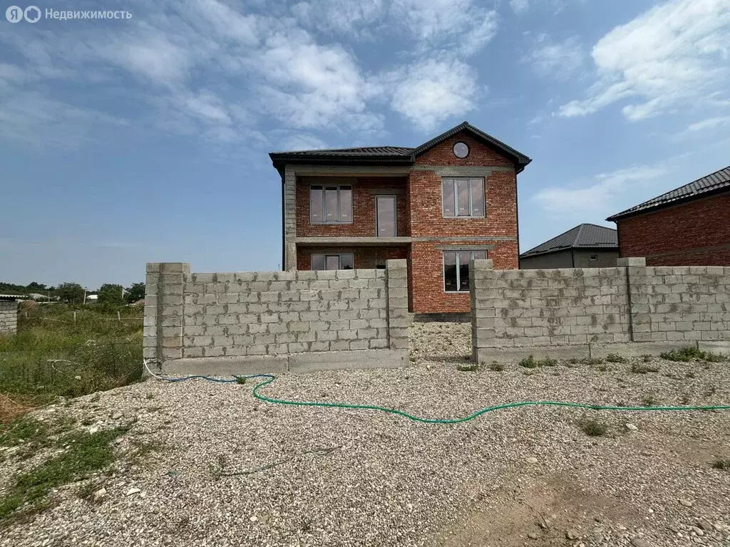 Дом в Нальчик, улица Биттирова (180 м) - Фото 1