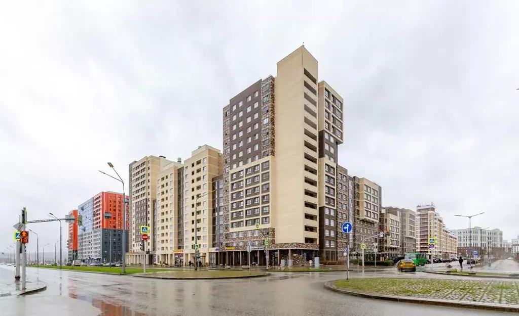 3-к кв. Свердловская область, Екатеринбург ул. Чемпионов, 3 (83.7 м) - Фото 1