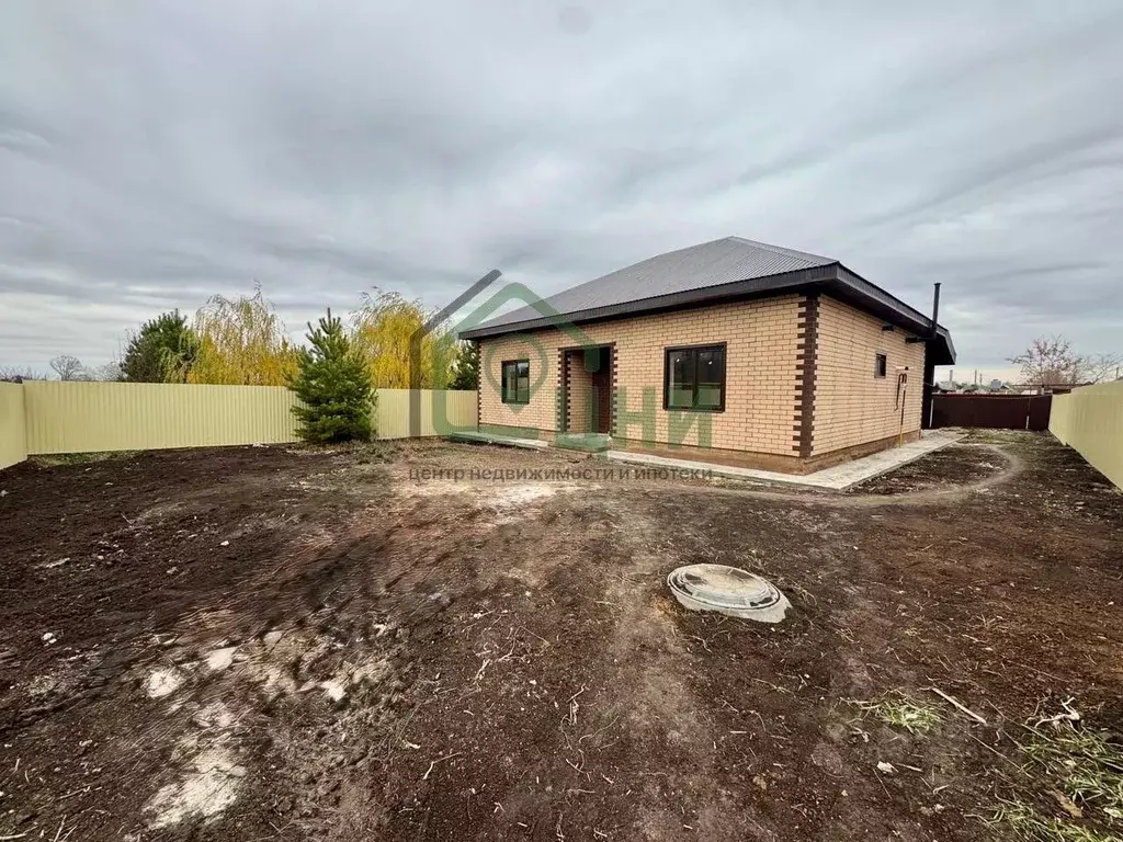 Дом в Оренбургская область, Оренбургский район, Сергиевский сельсовет, ... - Фото 1