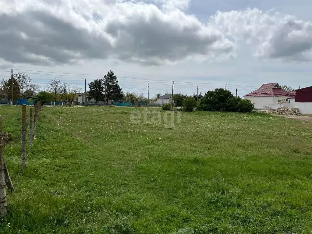 Участок в Крым, Ленинский район, с. Семисотка ул. Закияна (12.5 сот.) - Фото 1