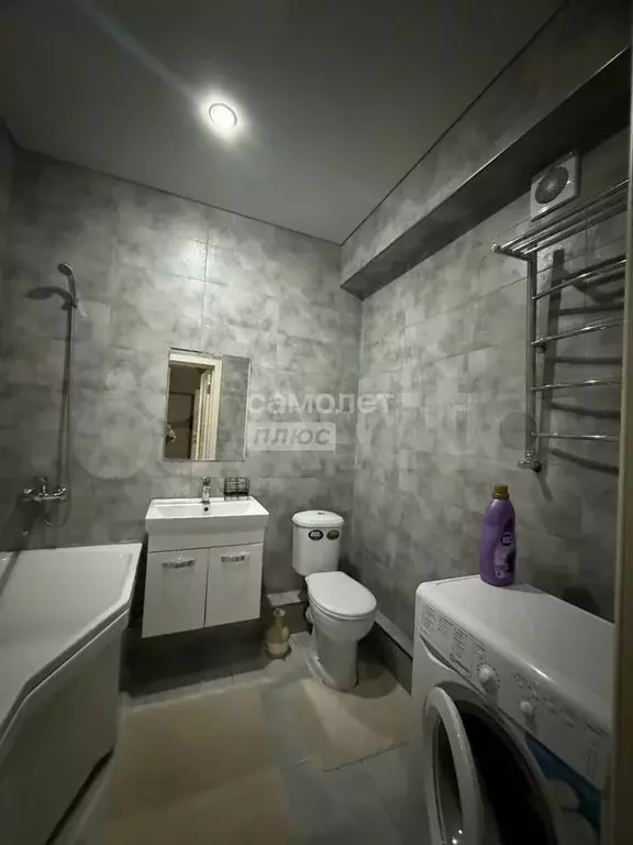 2-к. квартира, 77 м, 1/9 эт. - Фото 0