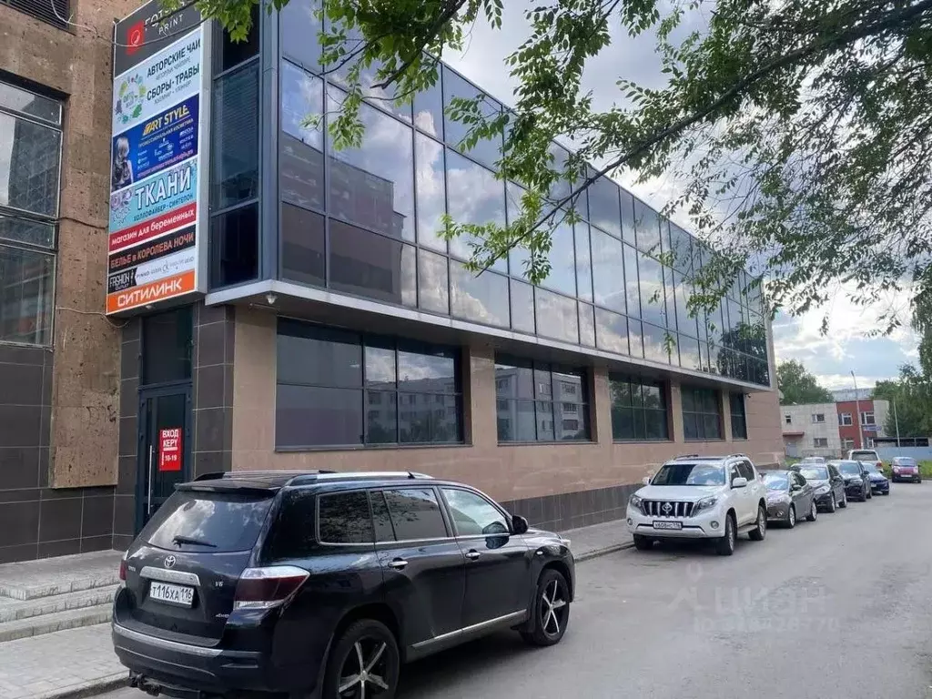 Помещение свободного назначения в Татарстан, Набережные Челны ул. ... - Фото 1