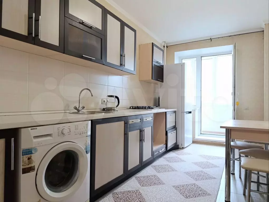 1-к. квартира, 40 м, 8/10 эт. - Фото 1