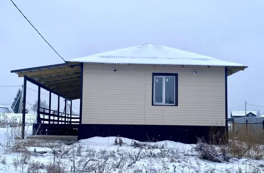 Дом в Башкортостан, Иглинский сельсовет, с. Иглино ул. Савицкой (95 м) - Фото 0