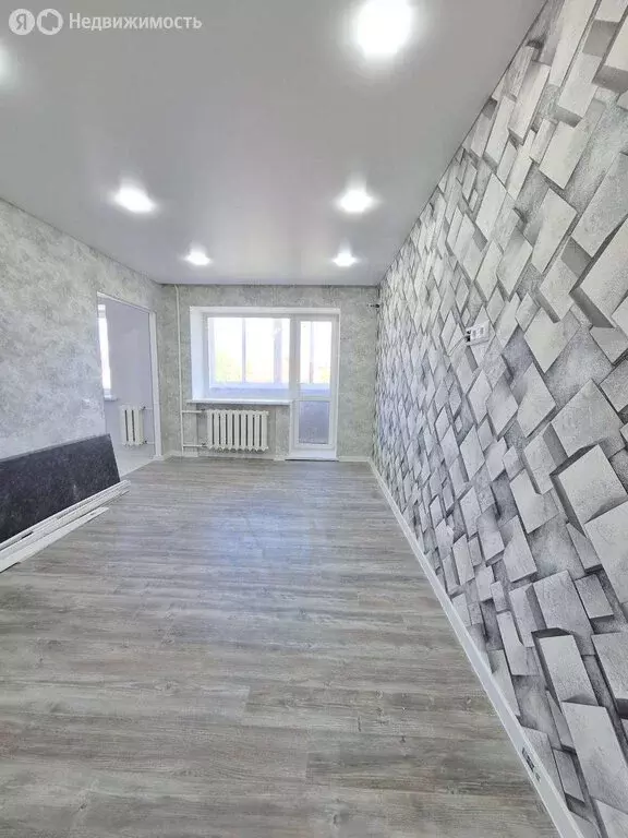 3-комнатная квартира: Уфа, Нежинская улица, 11 (55.3 м) - Фото 1