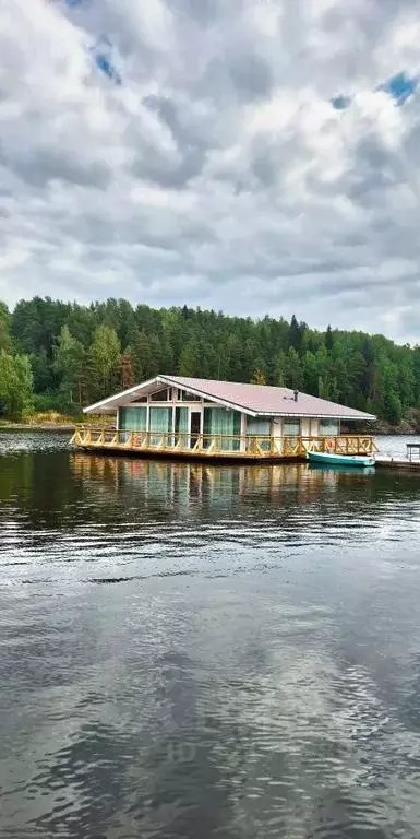 Дом в Карелия, Лахденпохский муниципальный округ, пос. Раухала ул. ... - Фото 0