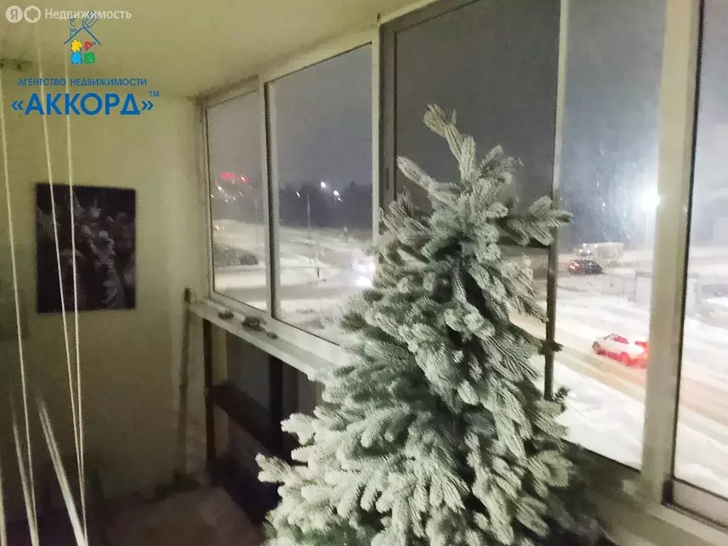 3-комнатная квартира: Барнаул, улица Сергея Ускова, 42 (59 м) - Фото 1