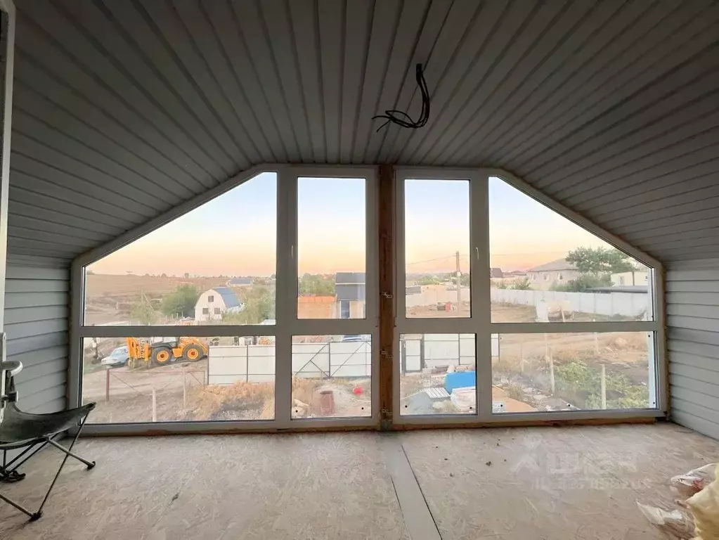 Дом в Крым, Симферопольский район, Перовское с/пос, Новозбурьевка ... - Фото 1