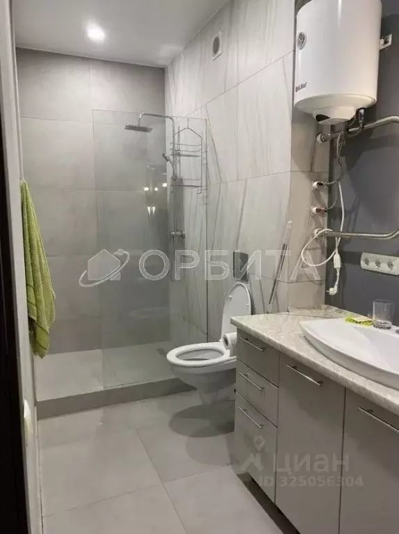 1-к кв. Тюменская область, Тюмень ул. 50 лет Октября, 4 (46.7 м) - Фото 2