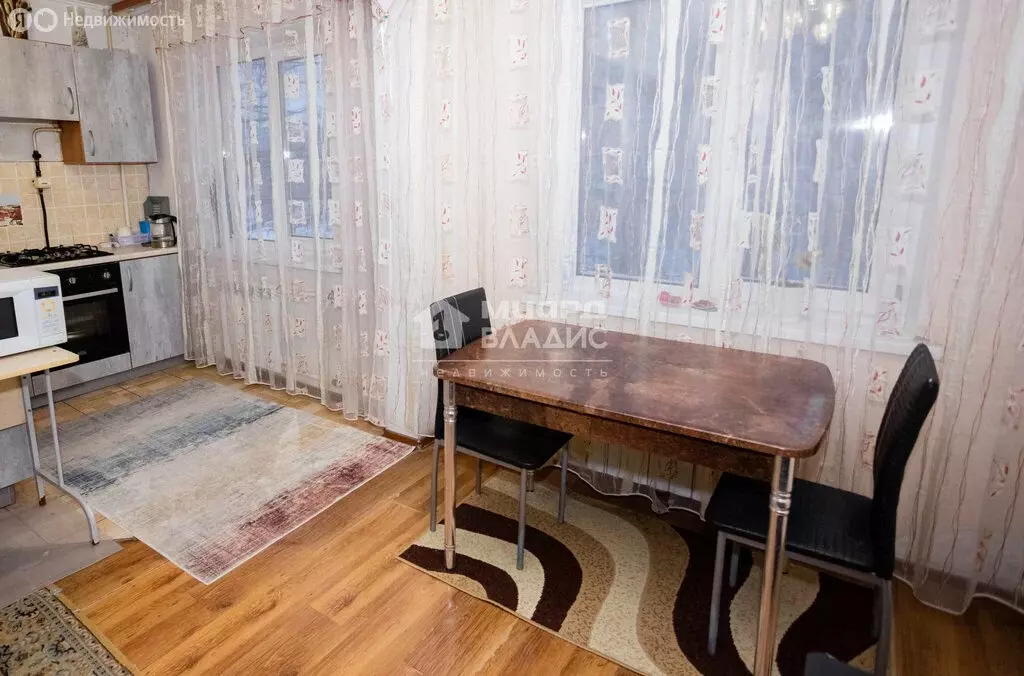 3-комнатная квартира: Омск, улица Красных Зорь, 83Б (58.3 м) - Фото 1