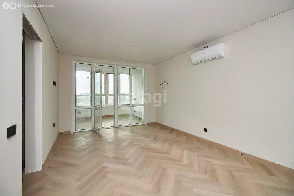 3-комнатная квартира: Тюмень, Обдорская улица, 1 (73.1 м) - Фото 1