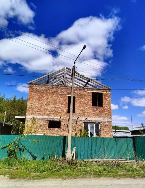 Дом в Кемеровская область, Кемерово Донбасская ул., 4 (300 м) - Фото 1