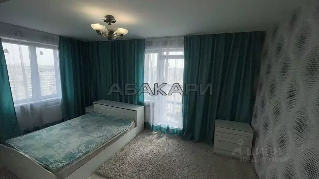 3-к кв. Красноярский край, Красноярск ул. Авиаторов, 43 (85.0 м) - Фото 1