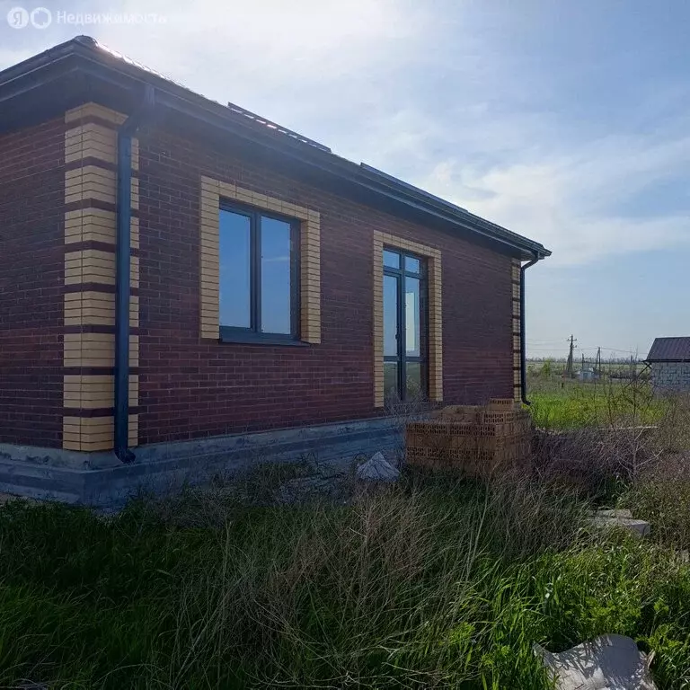 Дом в станица Мишкинская, улица Дружбы, 48 (100 м) - Фото 1