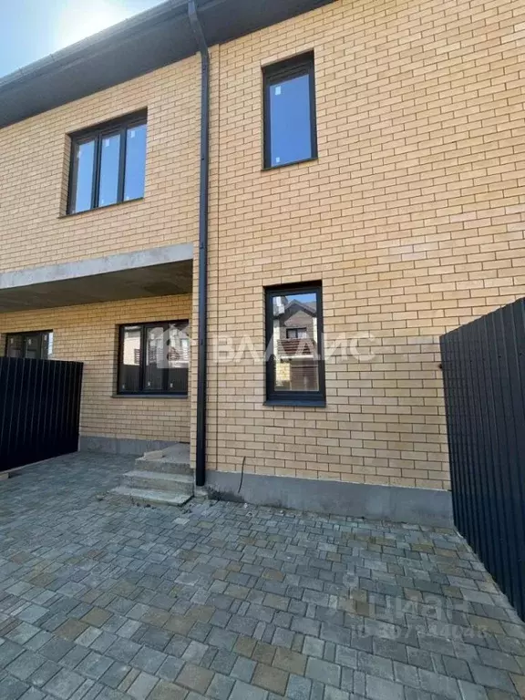 Таунхаус в Адыгея, Тахтамукайский район, Яблоновский пгт ул. Королева, ... - Фото 1