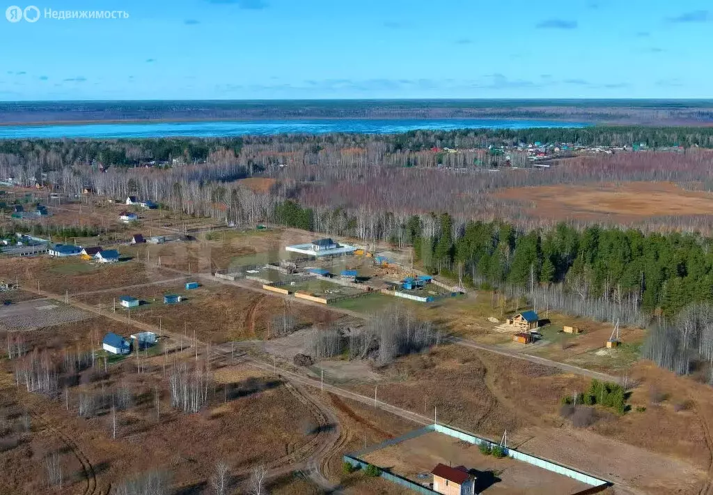 Участок в Нижнетавдинский район, коттеджный посёлок Земляника (555 м) - Фото 0