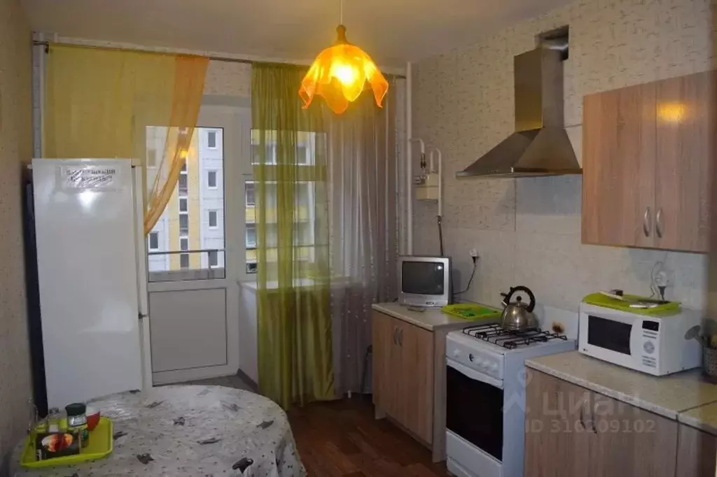 2-к кв. Воронежская область, Нововоронеж Коммунальная ул., 9 (60.0 м) - Фото 0