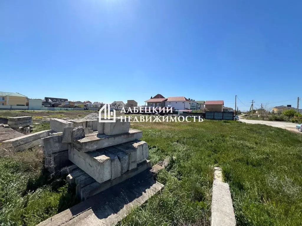Участок в Крым, Феодосия городской округ, с. Береговое ул. Солнечная, ... - Фото 0