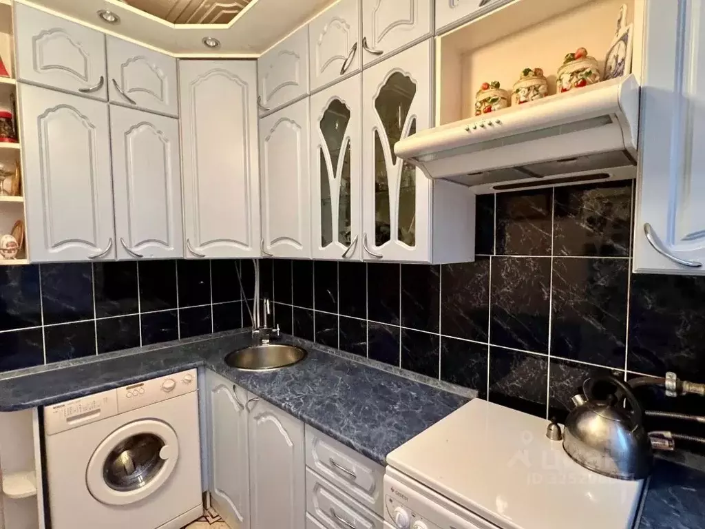 1-к кв. Санкт-Петербург, Санкт-Петербург, Петергоф ул. Братьев ... - Фото 1