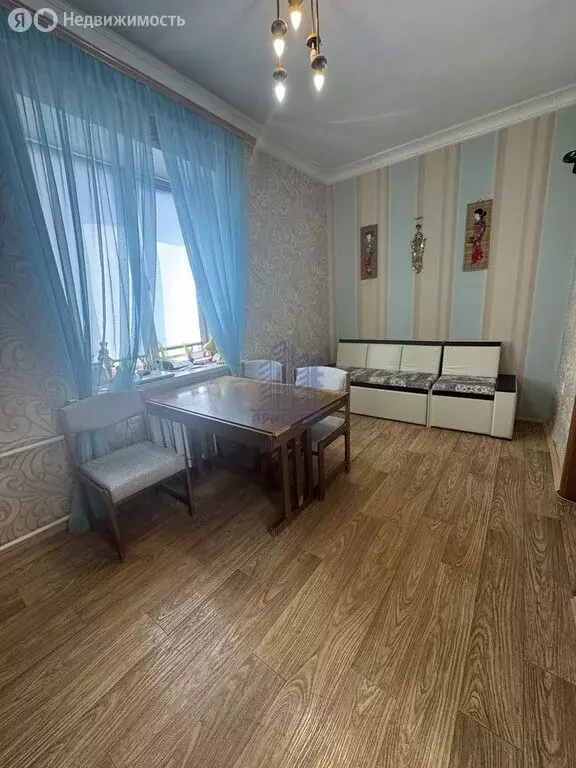 4-комнатная квартира: Чебоксары, улица Карла Маркса, 31 (71 м) - Фото 1