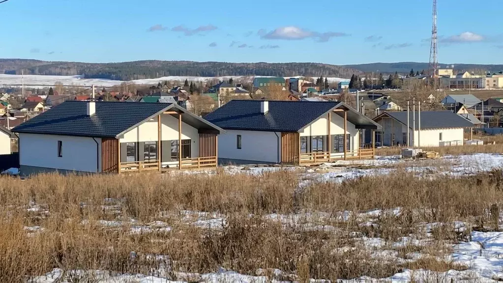 Участок в Свердловская область, Сысертский муниципальный округ, с. ... - Фото 1