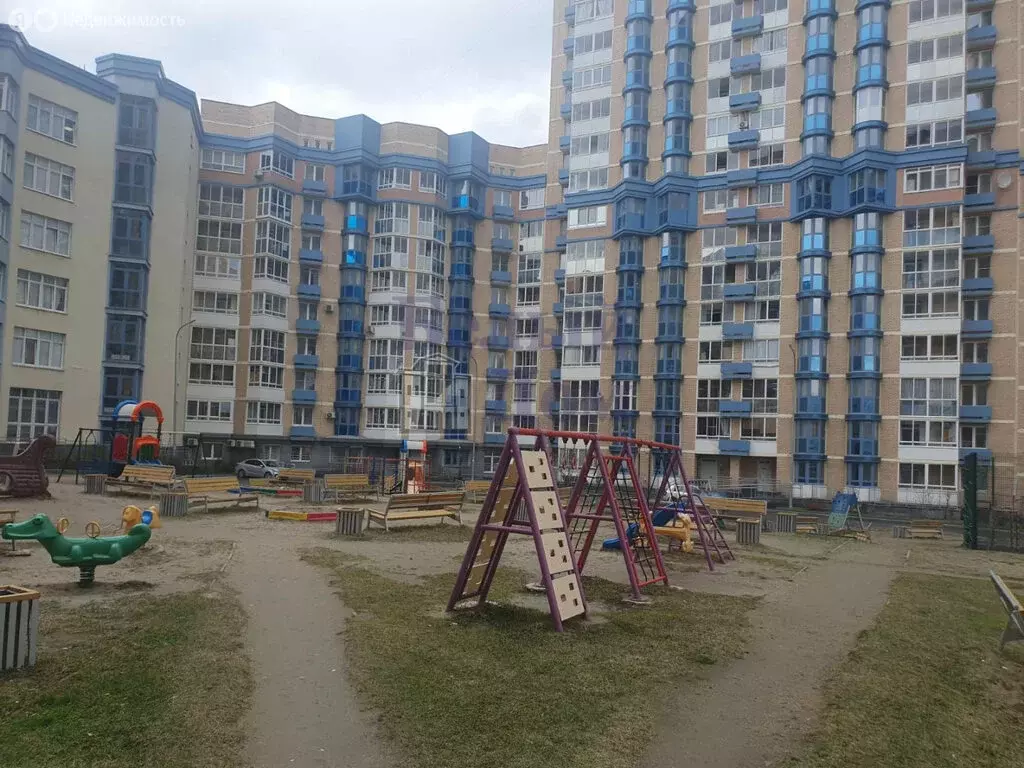 2-комнатная квартира: Екатеринбург, улица Циолковского, 27 (70.8 м) - Фото 0