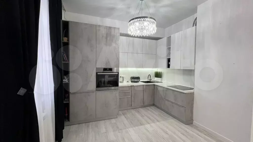 3-к. квартира, 97 м, 3/9 эт. - Фото 1