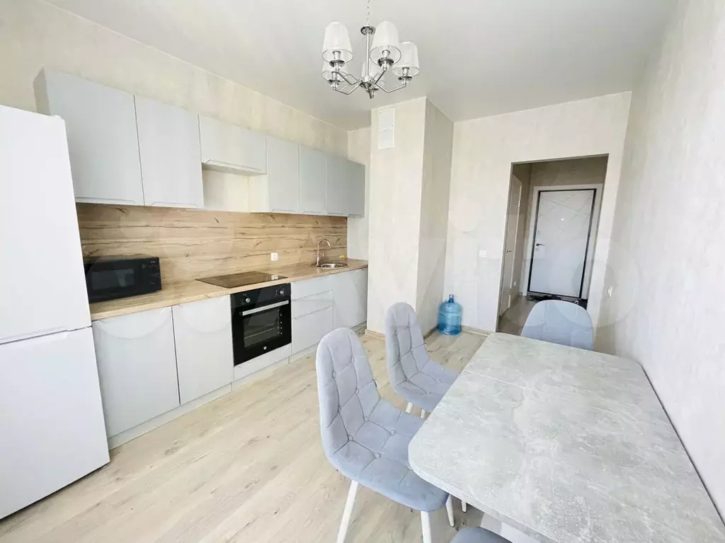 1-к. квартира, 55 м, 3/9 эт. - Фото 0