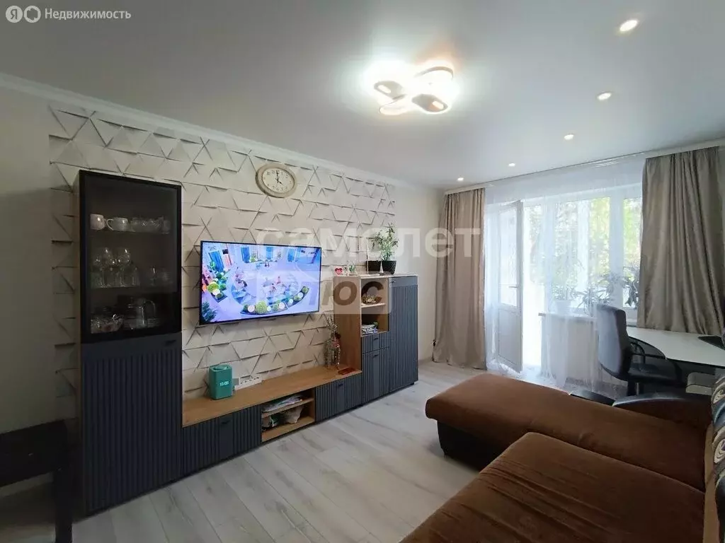 3-комнатная квартира: Славянск-на-Кубани, улица Крупской, 241 (57.8 м) - Фото 1