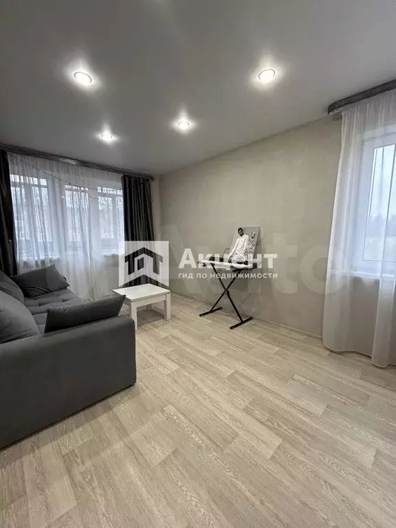 1-к. квартира, 30,4 м, 4/5 эт. - Фото 0