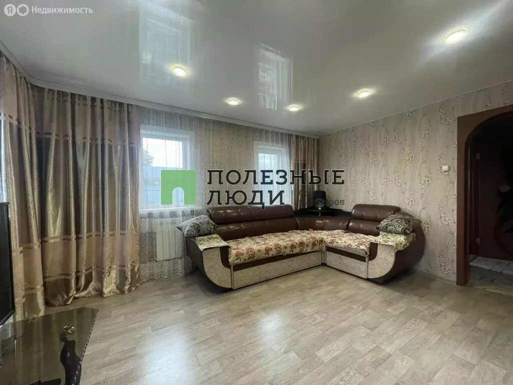 Дом в Ангарск, улица Макаренко (130 м) - Фото 1