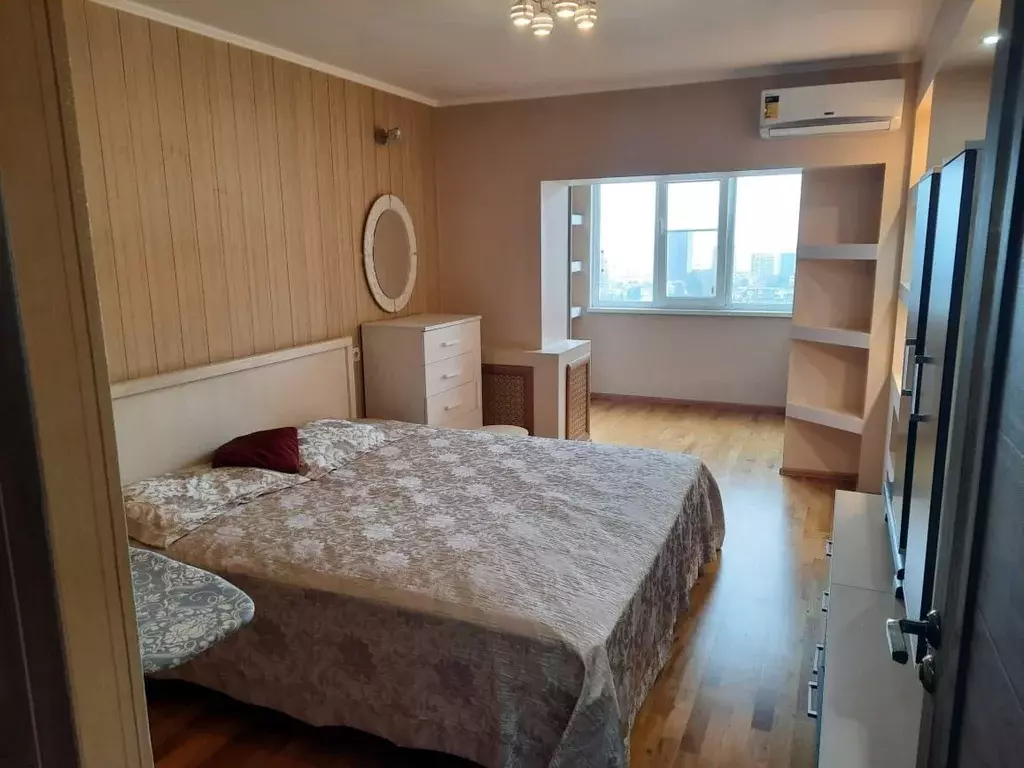 2-к кв. Краснодарский край, Сочи Светлана мкр, ул. Дмитриевой, 30 ... - Фото 0