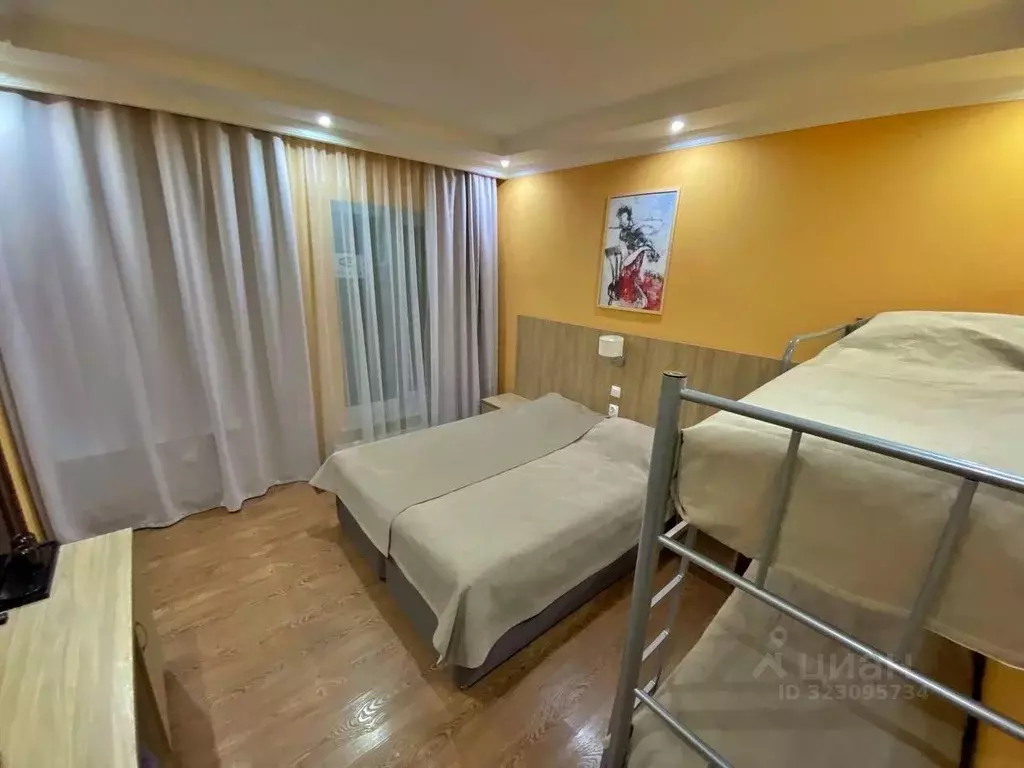 Комната Карачаево-Черкесия, Зеленчукский район, с. Архыз ул. ... - Фото 2