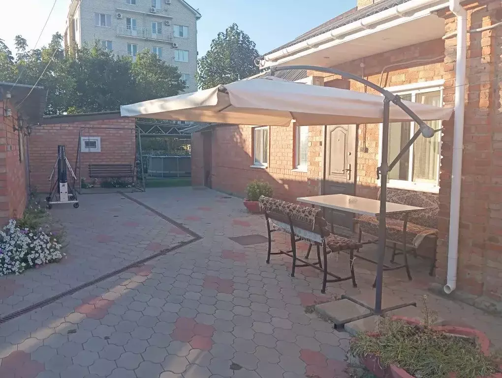 Дом в Краснодарский край, Ейск Московская ул., 52 (56 м) - Фото 1