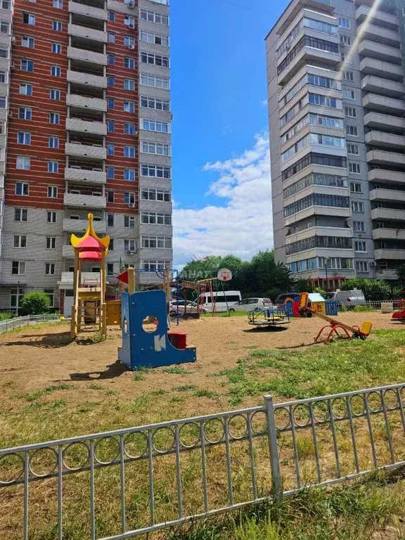 3-к кв. Омская область, Омск ул. Арнольда Нейбута, 11 (71.0 м) - Фото 0