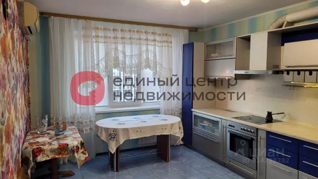 2-к кв. Тюменская область, Тюмень ул. Чернышевского, 1 (74.0 м) - Фото 0