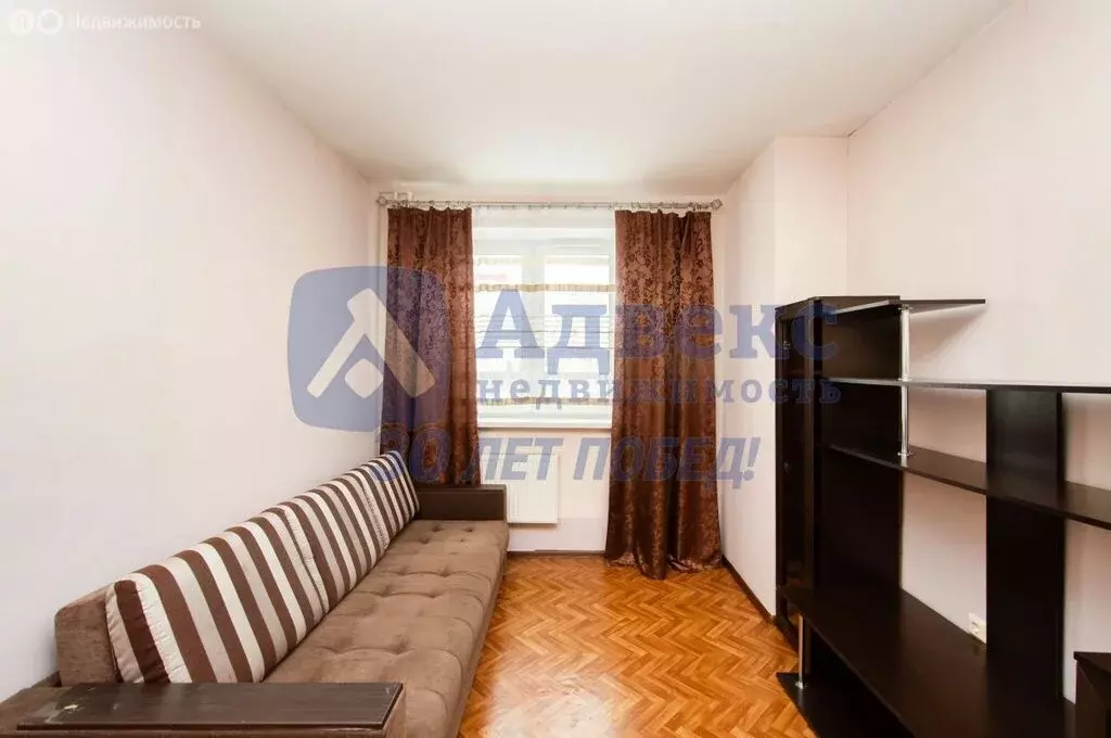 1-комнатная квартира: Тюмень, улица Станислава Карнацевича, 5 (42 м) - Фото 1