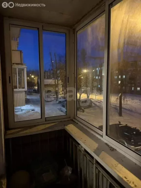3-комнатная квартира: Иркутск, улица Баумана, 220 (60 м) - Фото 1
